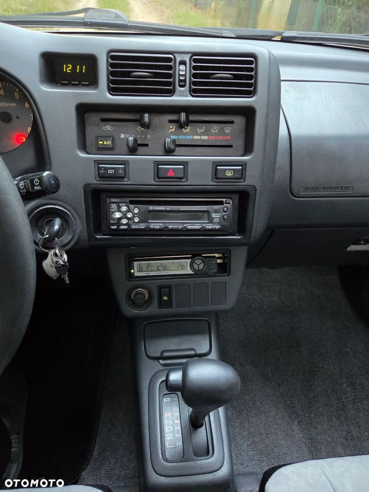 Toyota RAV4 2.0 - 12