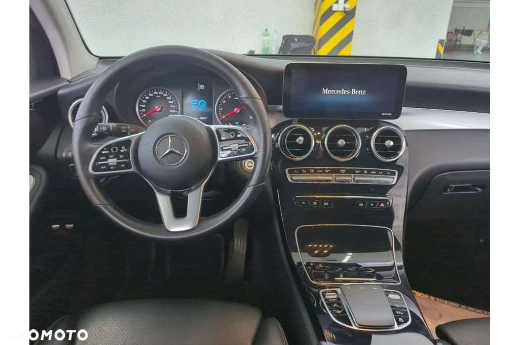 Mercedes-Benz GLC - 12