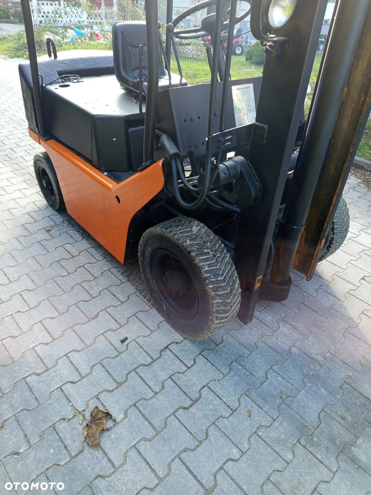 TCM Wózek widłowy TCM - 2