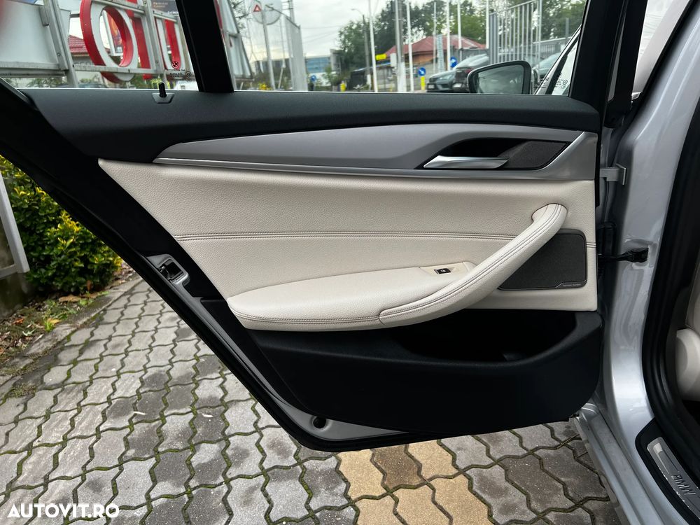 BMW Seria 5 530e AT PHEV - 39