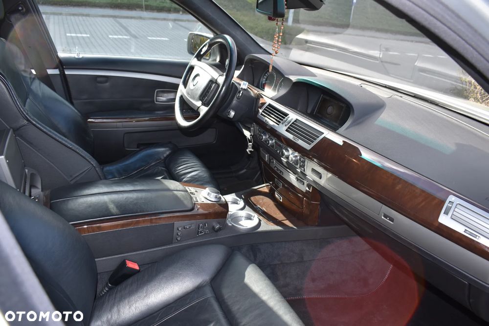 BMW Seria 7 - 16