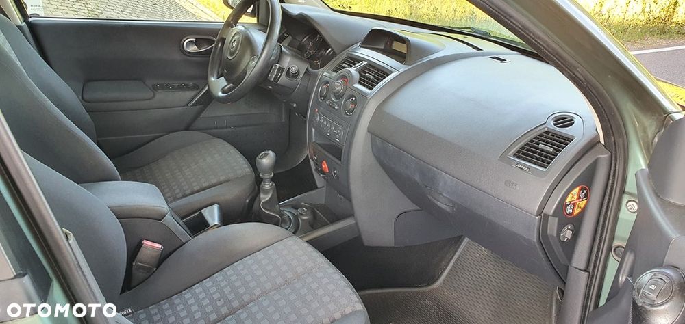 Renault Megane 1.9 dCi Dynamique Euro5 - 15