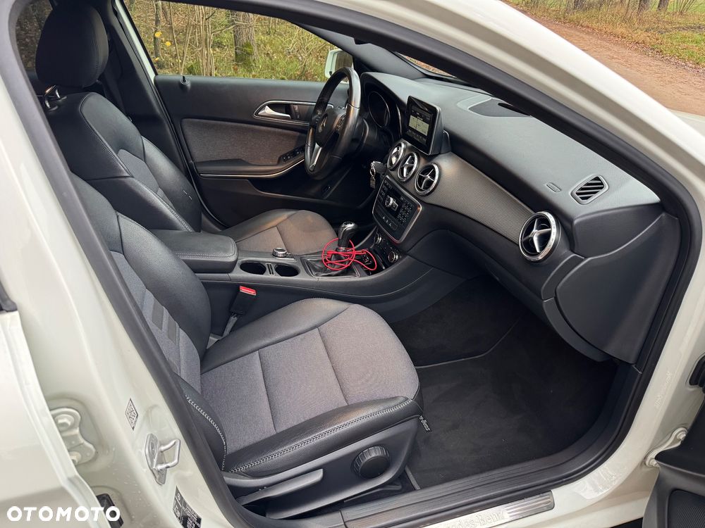 Mercedes-Benz GLA - 12