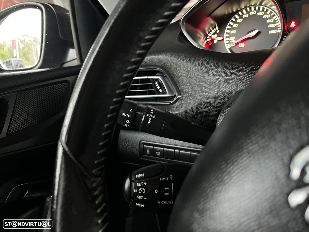 Peugeot 308 PureTech 130 GPF Stop & Start Allure - 22
