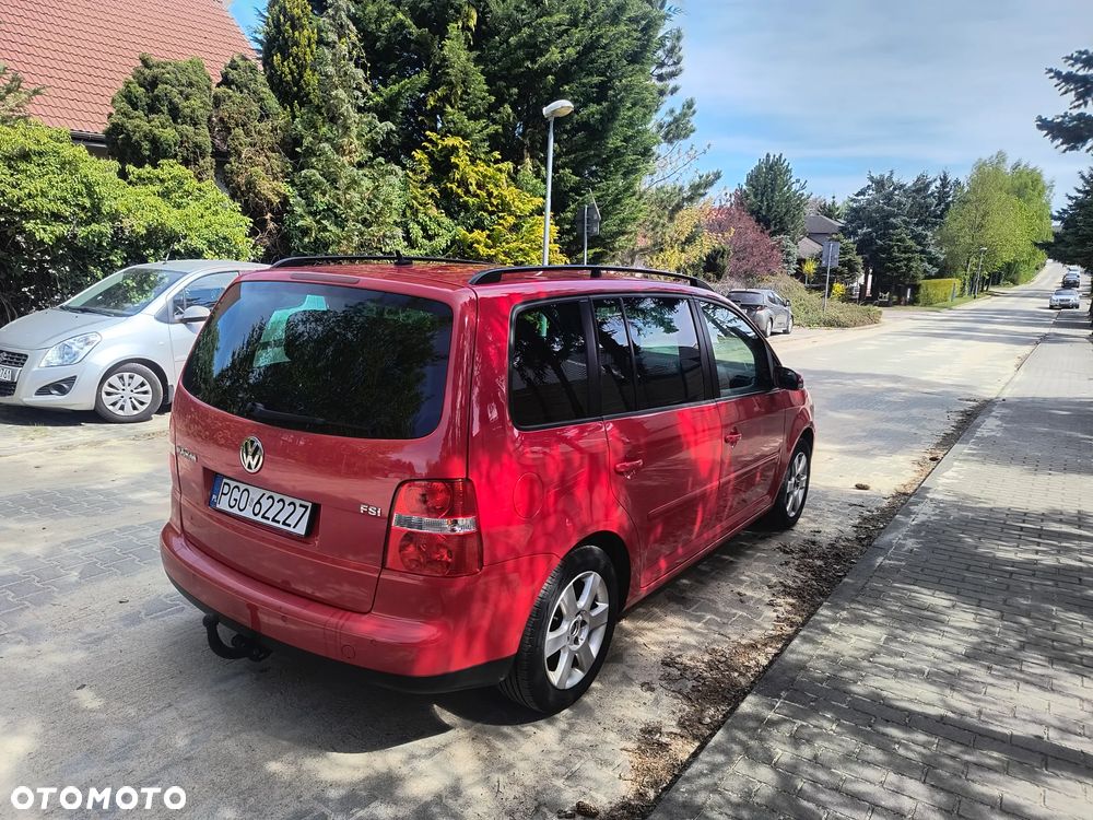 Volkswagen Touran - 4