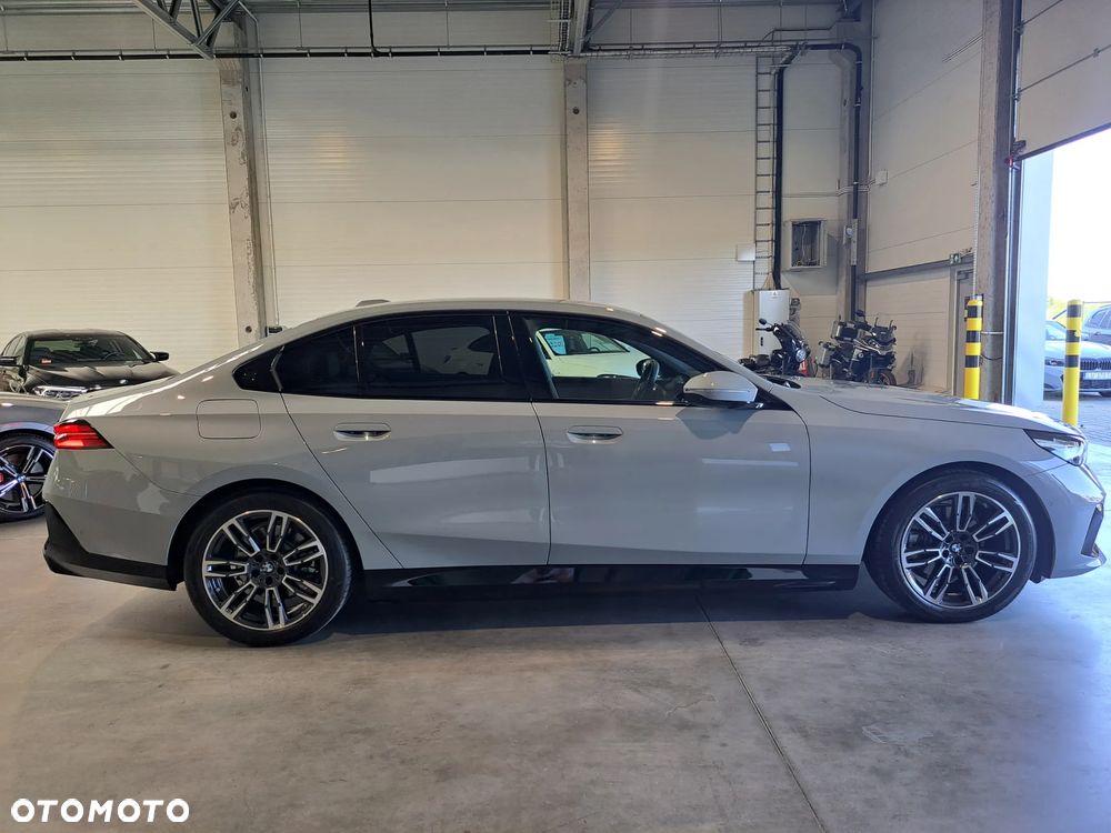 BMW Seria 5 530e xDrive PHEV M Sport - 7