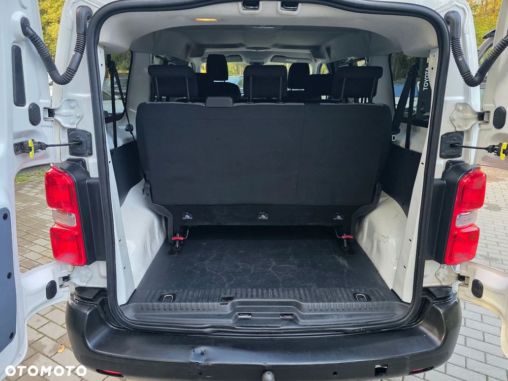 Peugeot Traveller 2016