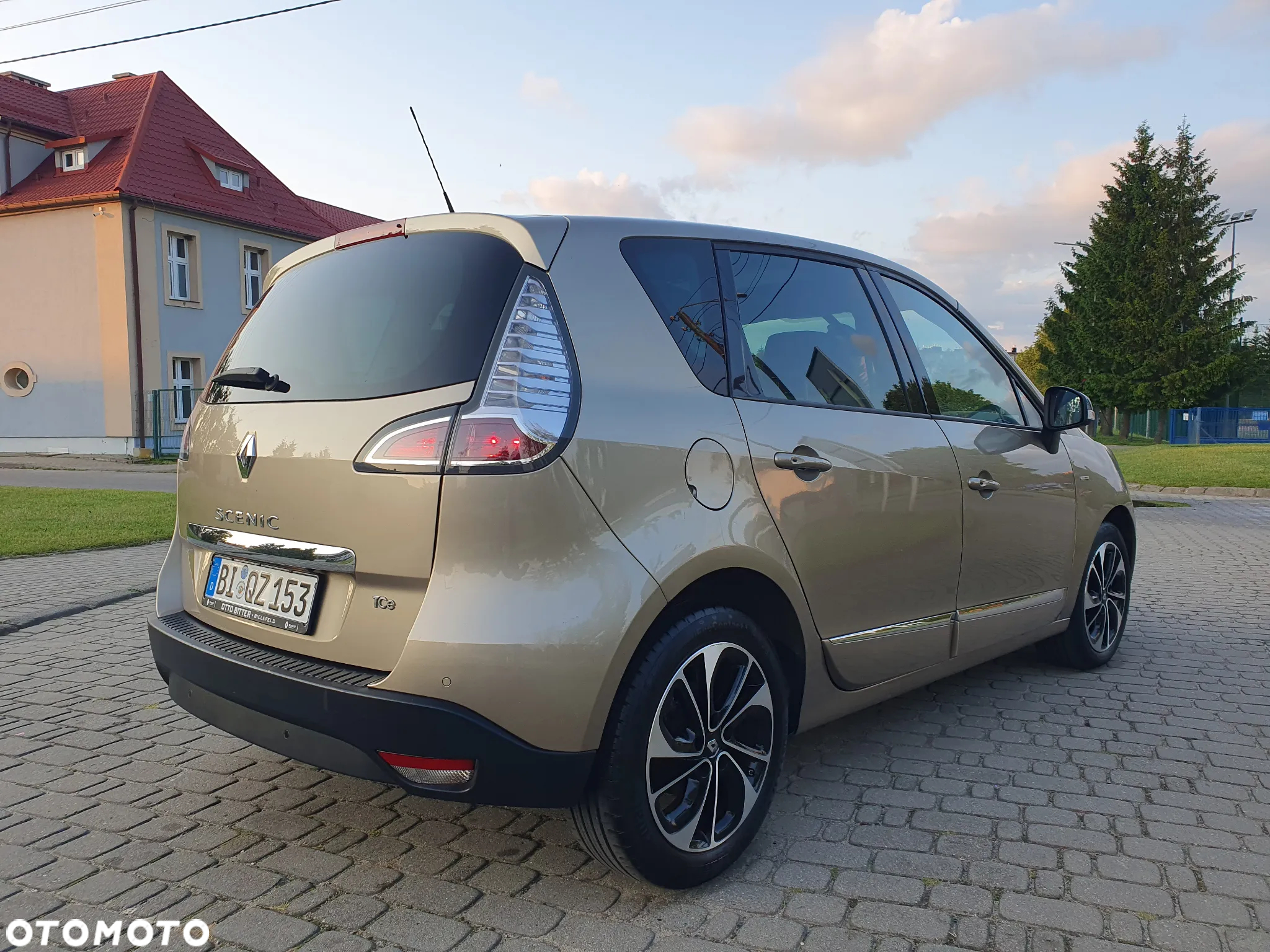 Renault Scenic ENERGY TCe 130 S&S Xmod Bose Edition - 4