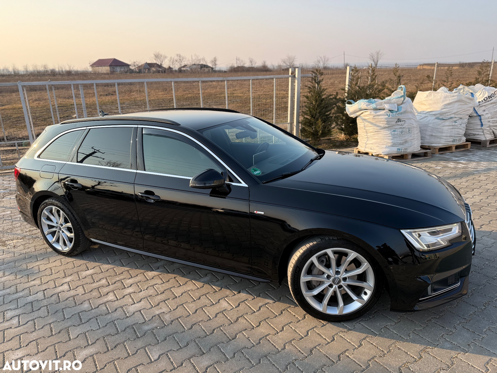 Audi A4 Avant 2.0 TDI ultra S tronic - 4