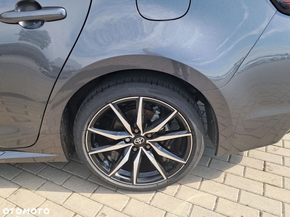Toyota Corolla 2.0 Hybrid GR Sport Dynamic - 22