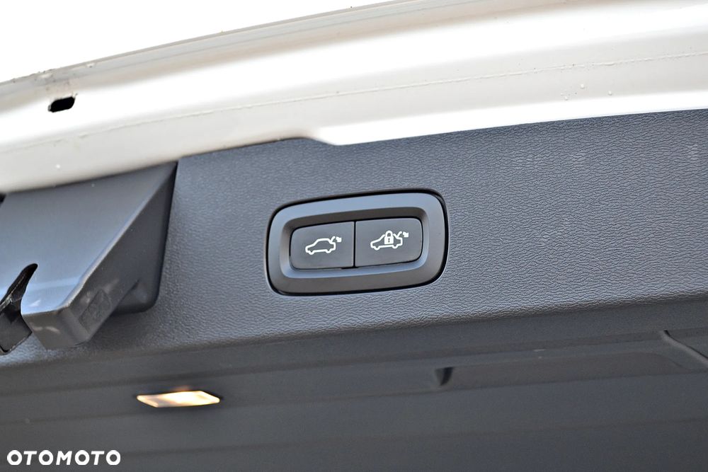 Volvo V60 D4 Geartronic Summum - 28