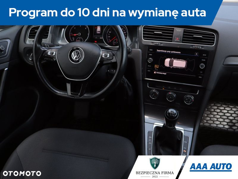 Volkswagen Golf - 8