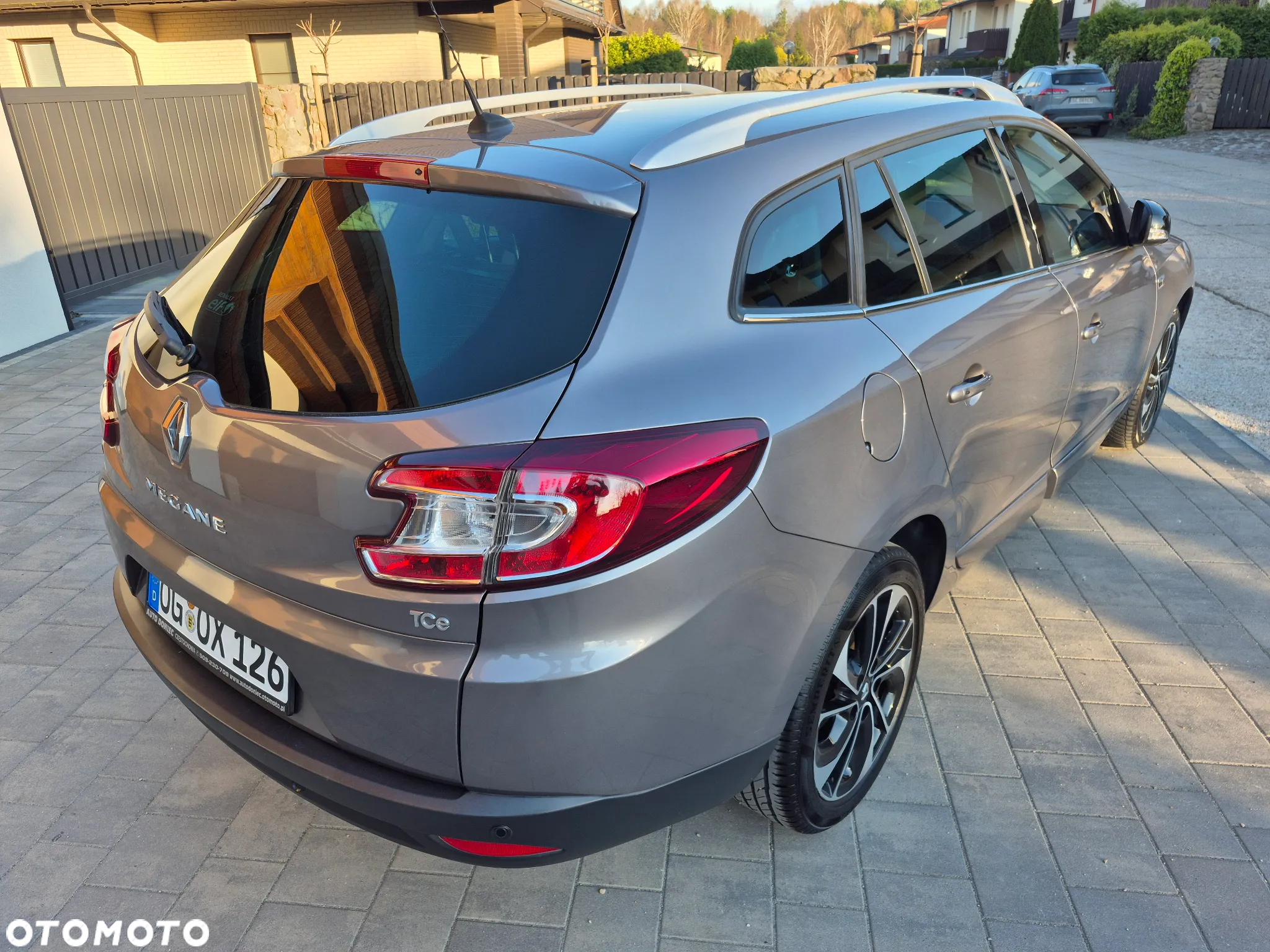 Renault Megane Grandtour ENERGY TCe 130 Start & Stop Bose Edition - 27