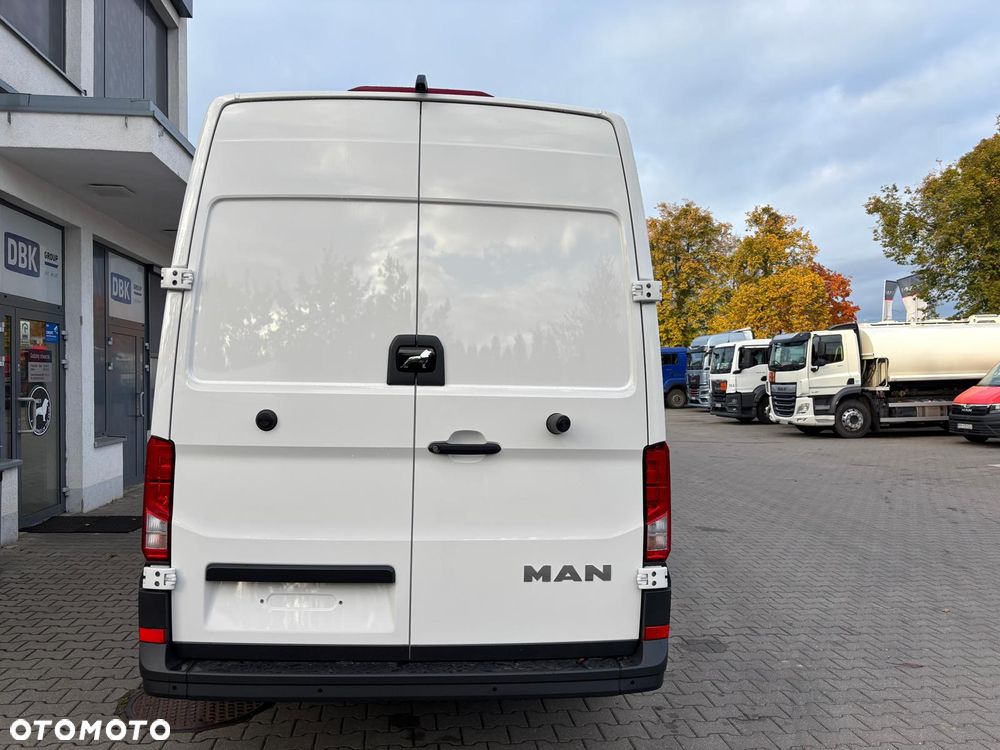 MAN TGE 3.140 4X2F SB - 4