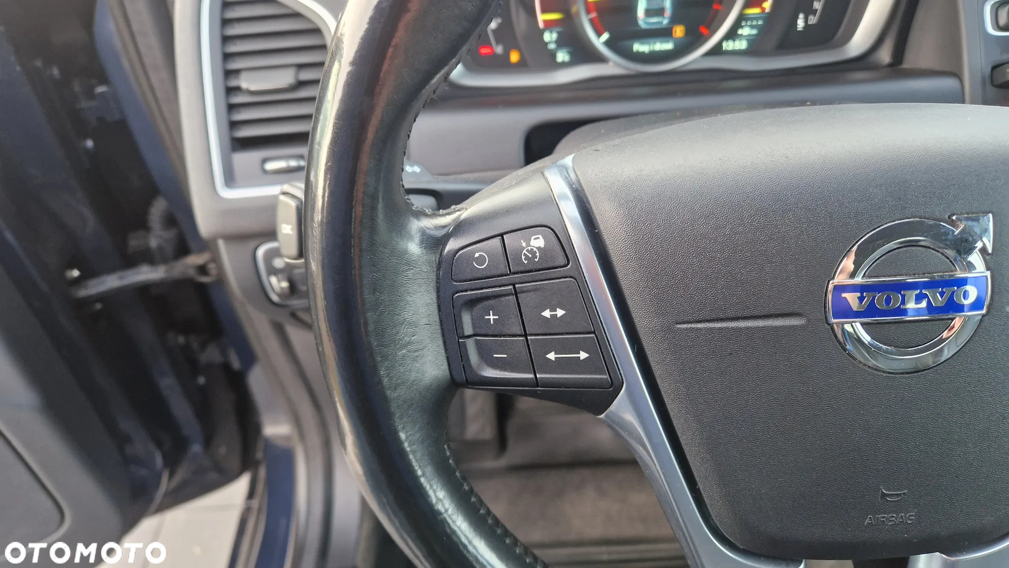 Volvo XC 60 D4 Geartronic Momentum - 17