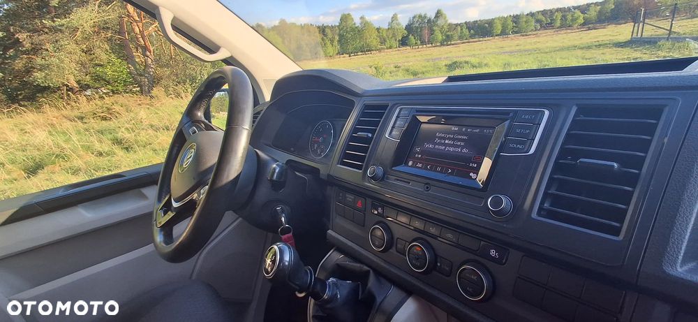 Volkswagen Caravelle - 5
