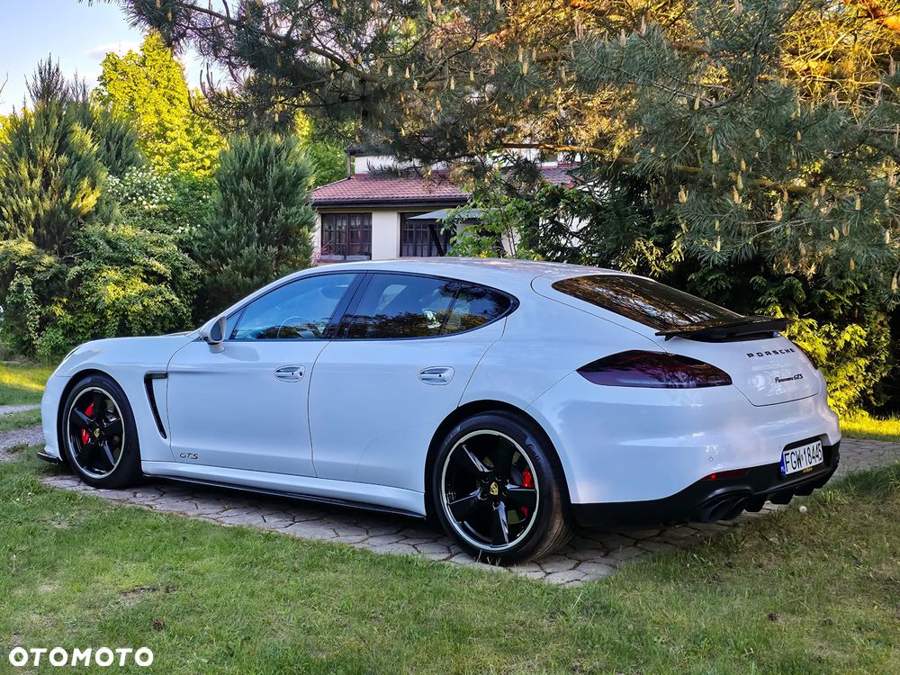 Porsche Panamera - 3