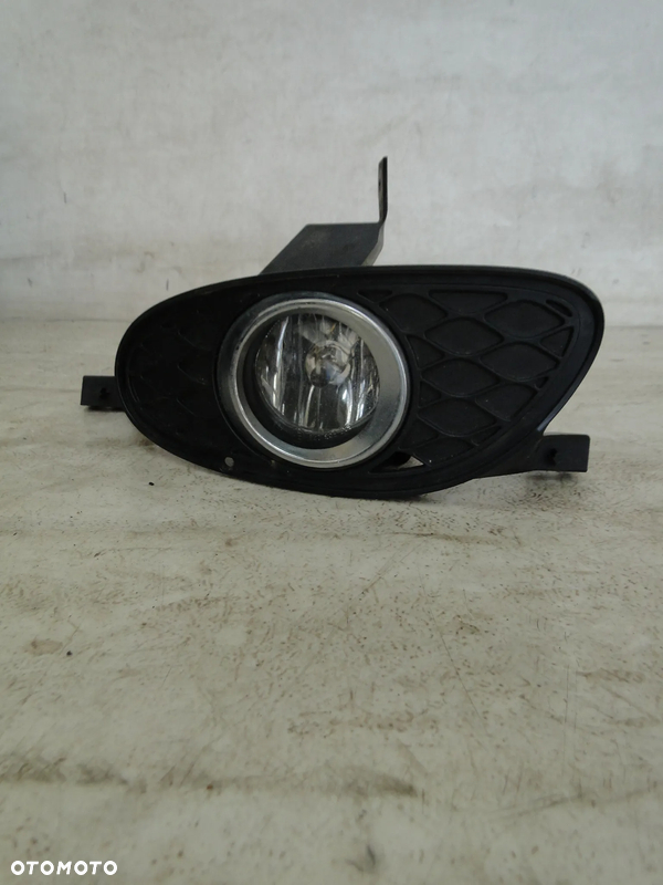 MERCEDES CLS W219 KRATKA HALOGEN ZDERZAKA LEWA EUROPA