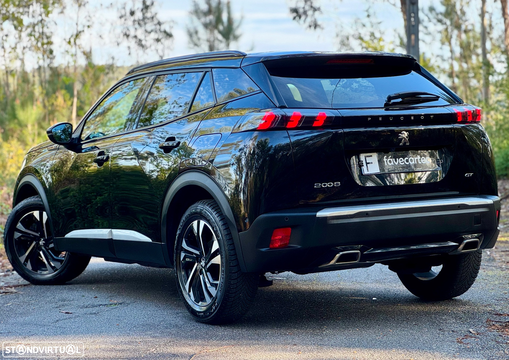 Peugeot 2008 1.2 PureTech GT - 4