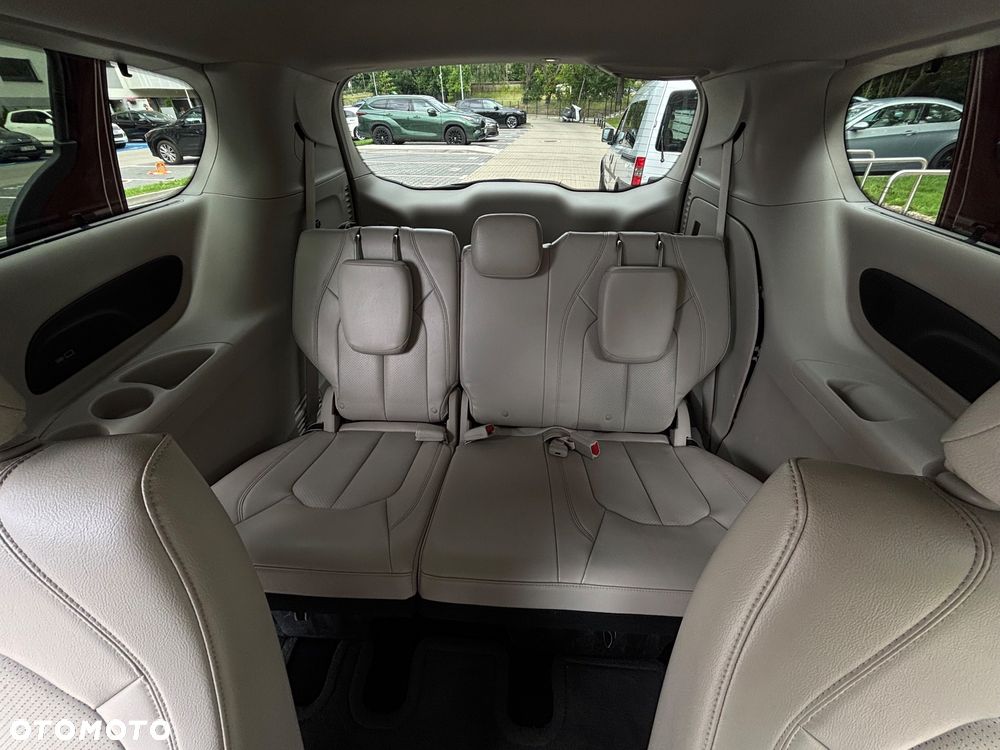 Chrysler Pacifica - 18