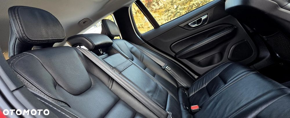 Volvo V60 Cross Country D4 AWD Geartronic Pro - 12