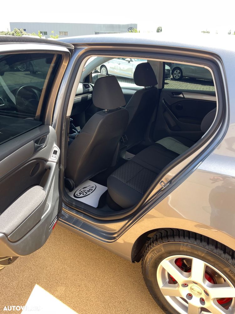 Volkswagen Golf - 28
