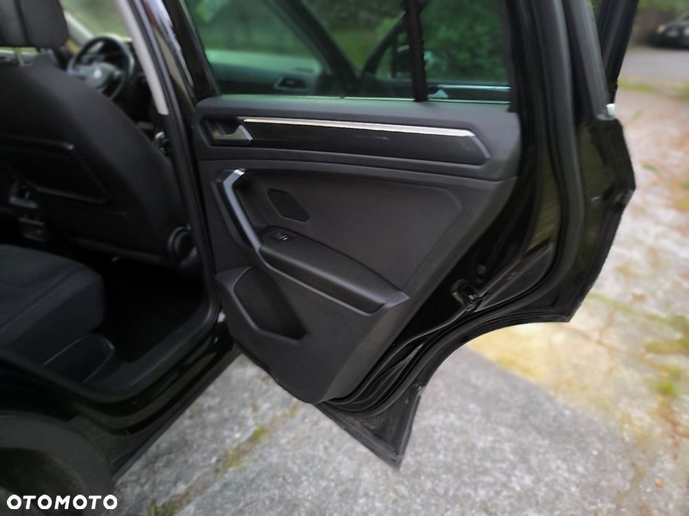 Volkswagen Tiguan 2.0 TDI SCR 4MOTION (BlueMotion Techn.) DSG Highline - 34
