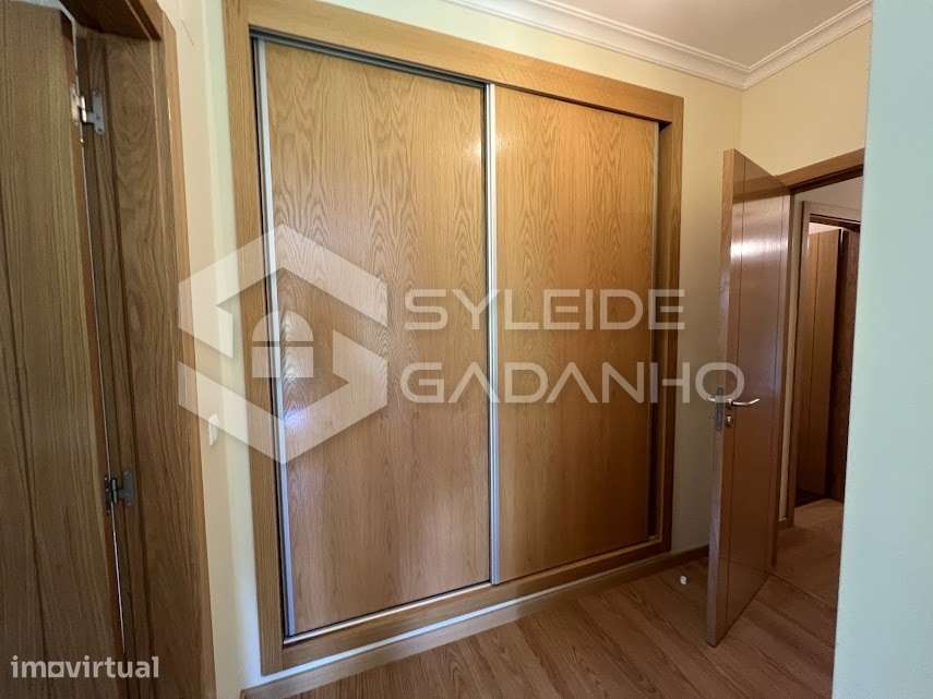Quarto em apartamento para arrendamento a estudantes na Covilhã - Grande imagem: 3/15