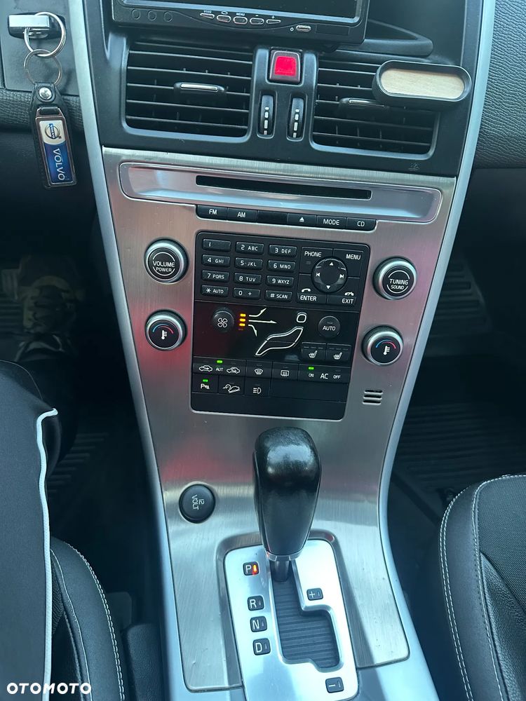 Volvo XC 60 D5 AWD Momentum - 11