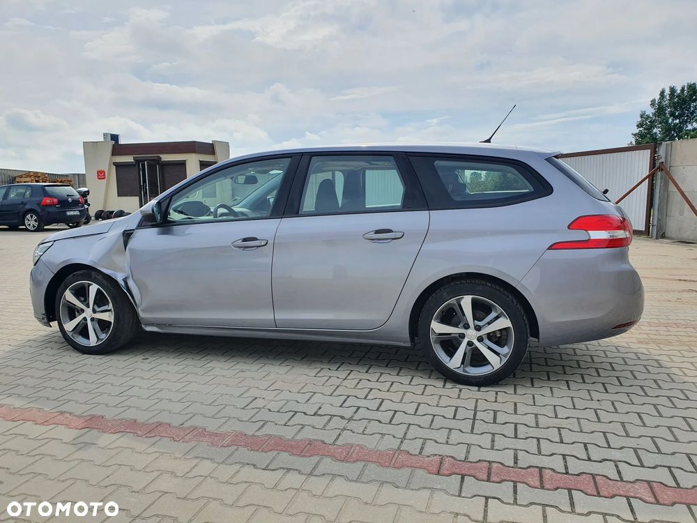 Peugeot 308 1.2 PureTech GPF Allure S&S - 10