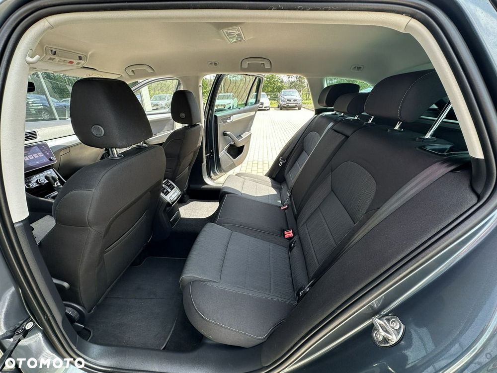 Skoda Superb 2.0 TDI SCR Ambition DSG - 11