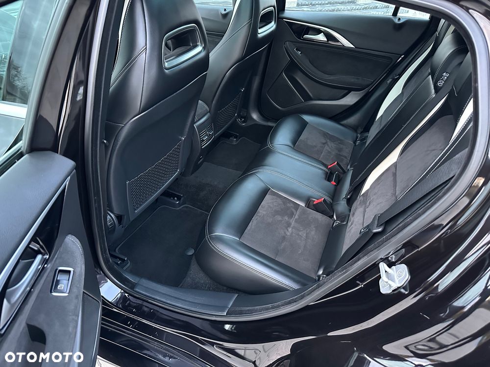 Infiniti Q30 2.0t DCT AWD Sport City Black - 24