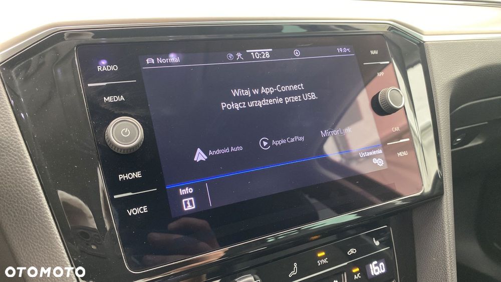 Volkswagen Passat - 21