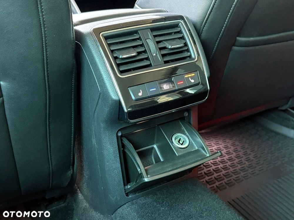 Skoda Superb 2.0 TDI SCR L&K DSG - 15