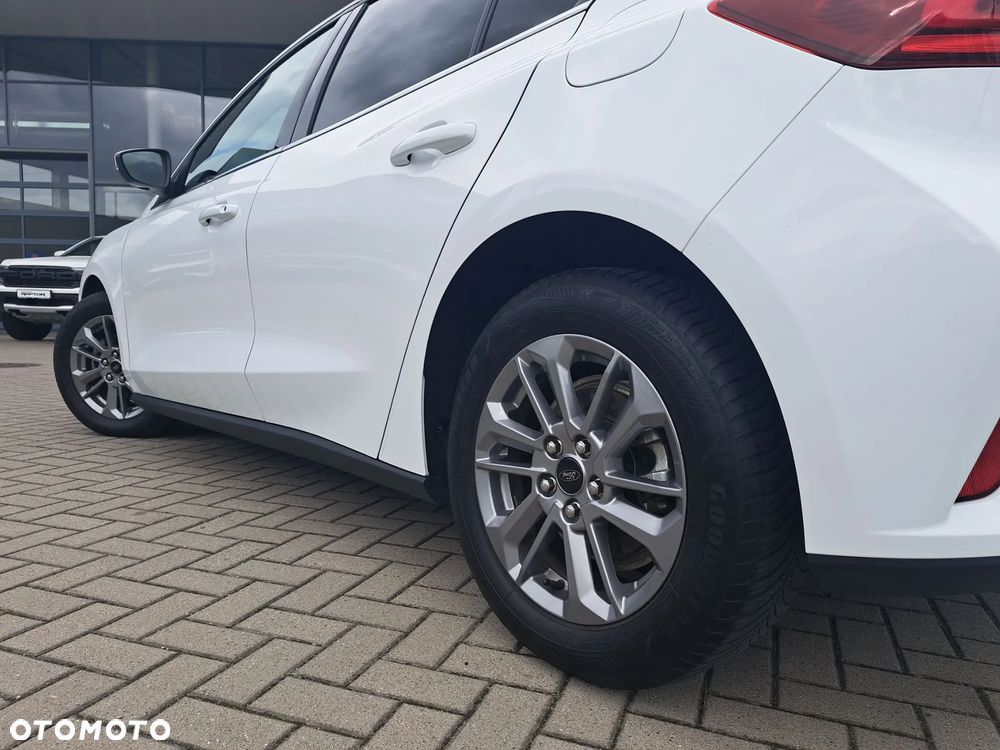 Ford Focus 1.0 EcoBoost Titanium X - 11