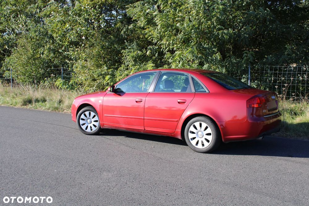 Audi A4 Limousine - 3