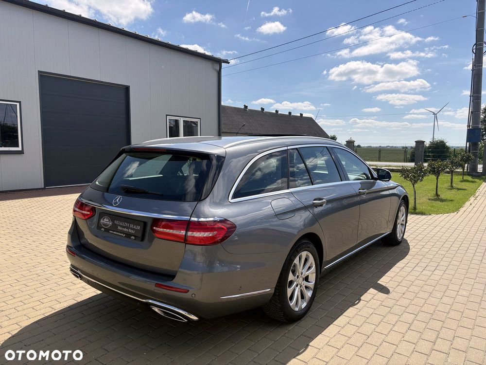 Mercedes-Benz Klasa E 250 9G-TRONIC Exclusive - 7