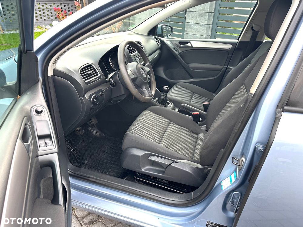 Volkswagen Golf - 8