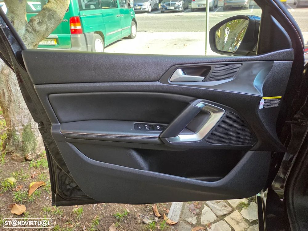 Peugeot 308 1.2 PureTech Allure EAT8 - 11