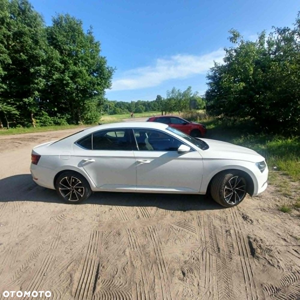 Skoda Superb 2.0 TDI Ambition DSG7 - 12