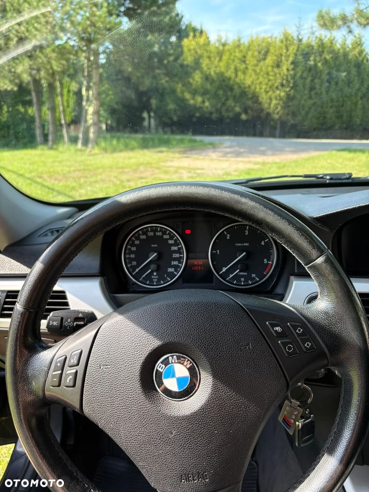 BMW Seria 3 320d - 28
