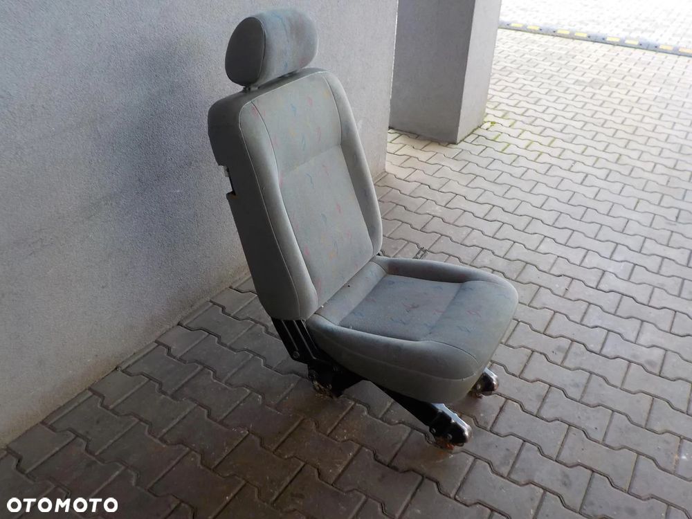 VW T5 FOTEL KOZIOŁEK SKŁADANY TYŁ TYLNY - 4