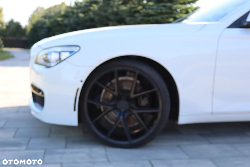 BMW Seria 7 750i - 10