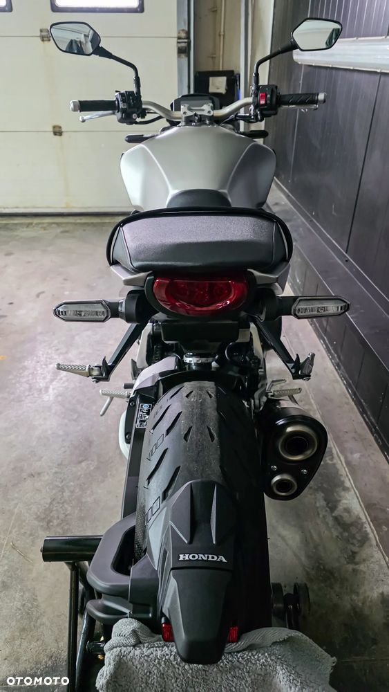Honda CB - 11