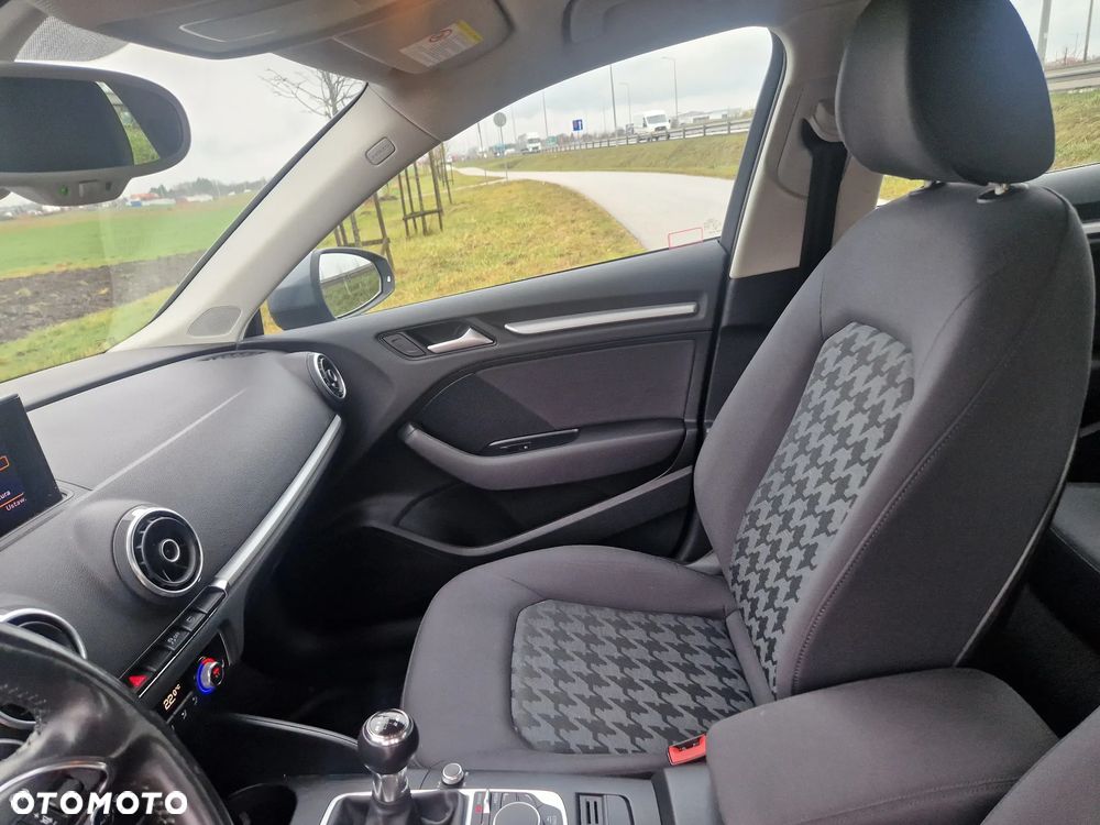 Audi A3 Sportback - 15