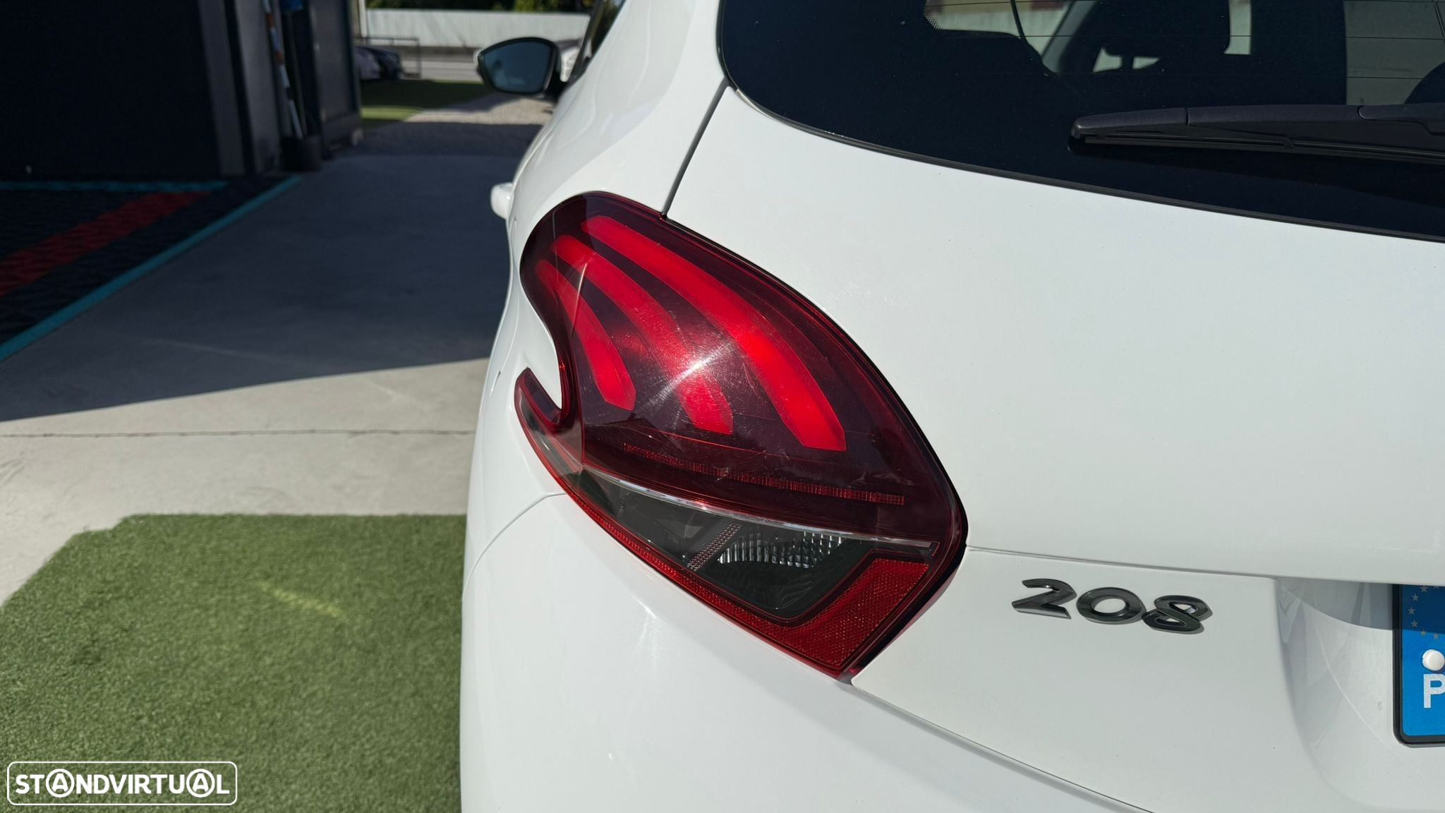 Peugeot 208 1.2 PureTech Signature - 10