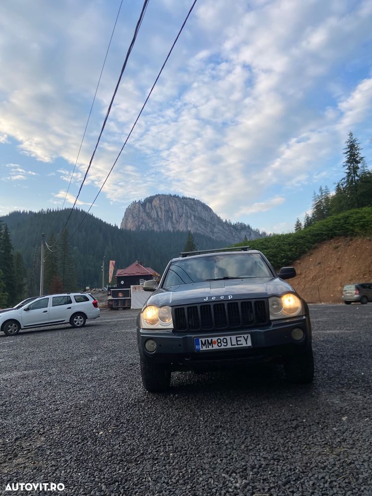 Jeep Grand Cherokee - 1