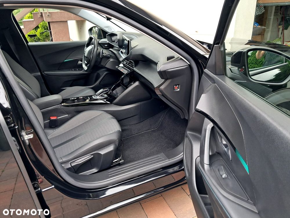 Peugeot 2008 BlueHDi 130 EAT8 Active - 32
