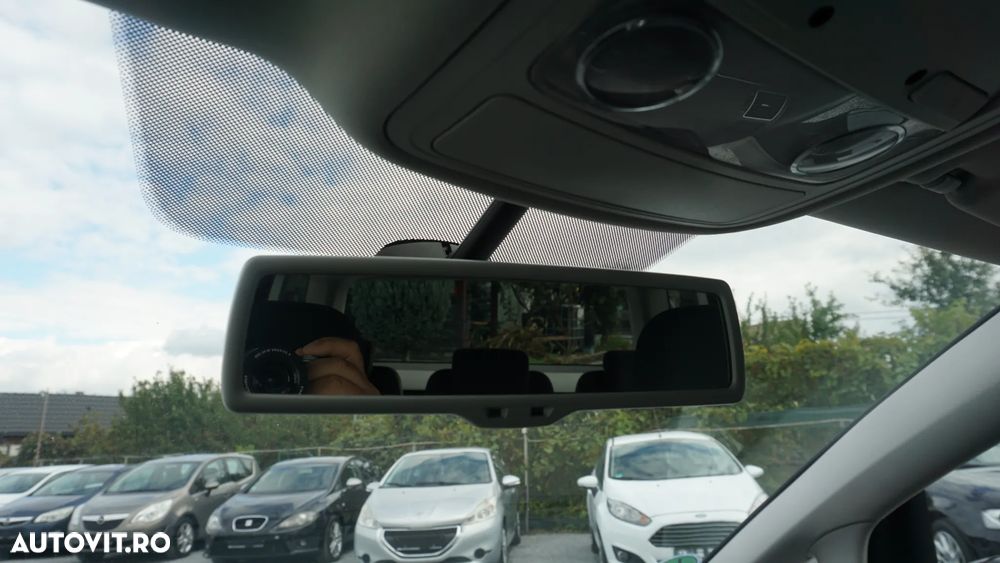 Volkswagen Touran 1.4 TSI DSG Comfortline - 26