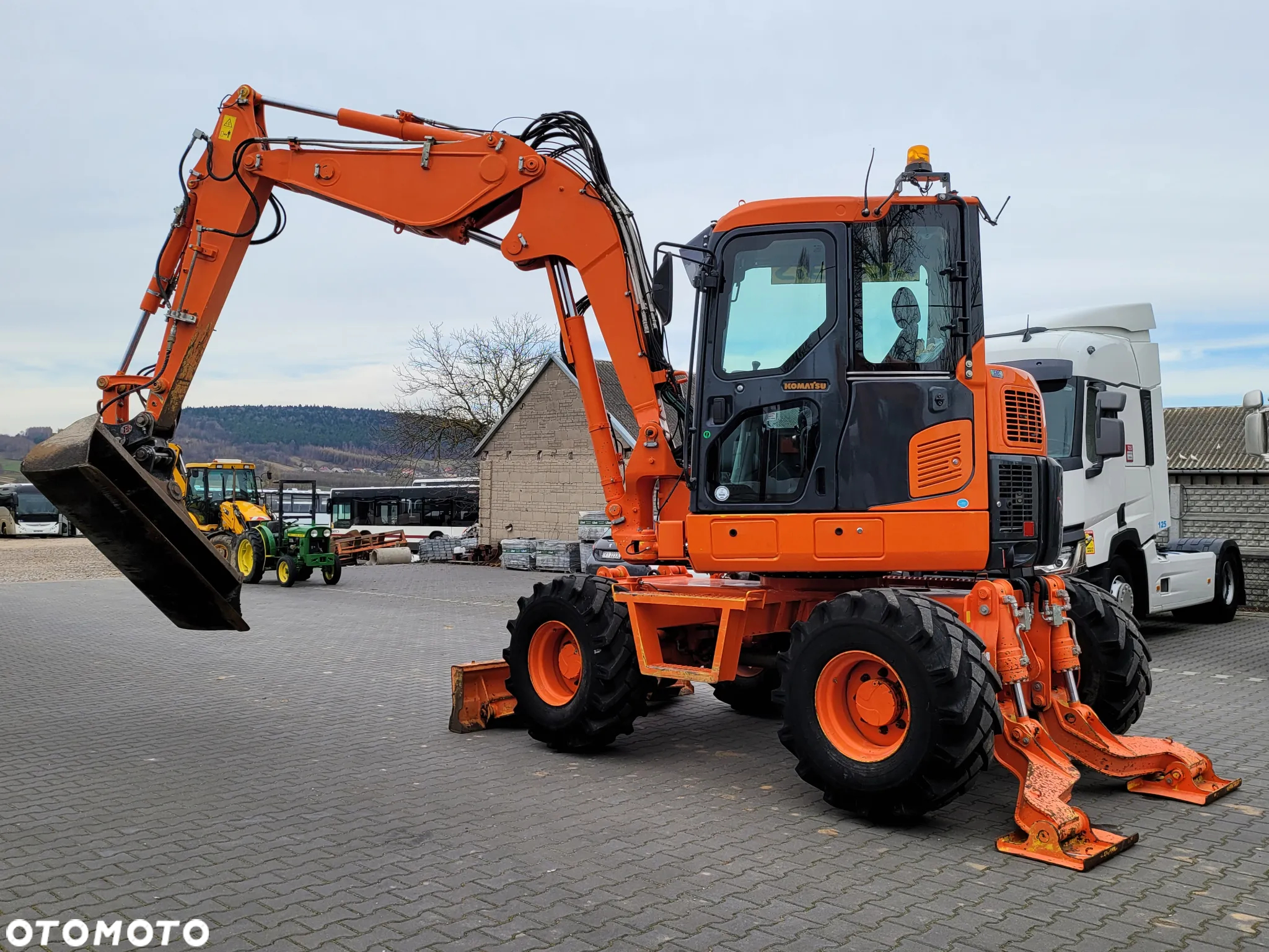 Komatsu PW98 MR8 / SPROWADZONA Z FRANCJI / 6 880 MTH / 2014 ROK / - 15